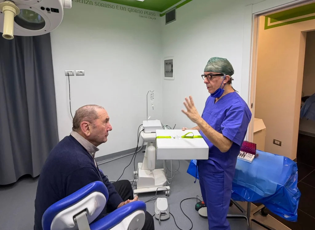 come pulire gli impianti dentali